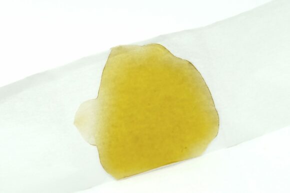 Rolling Up Shatter - Platinum Bubba 1g